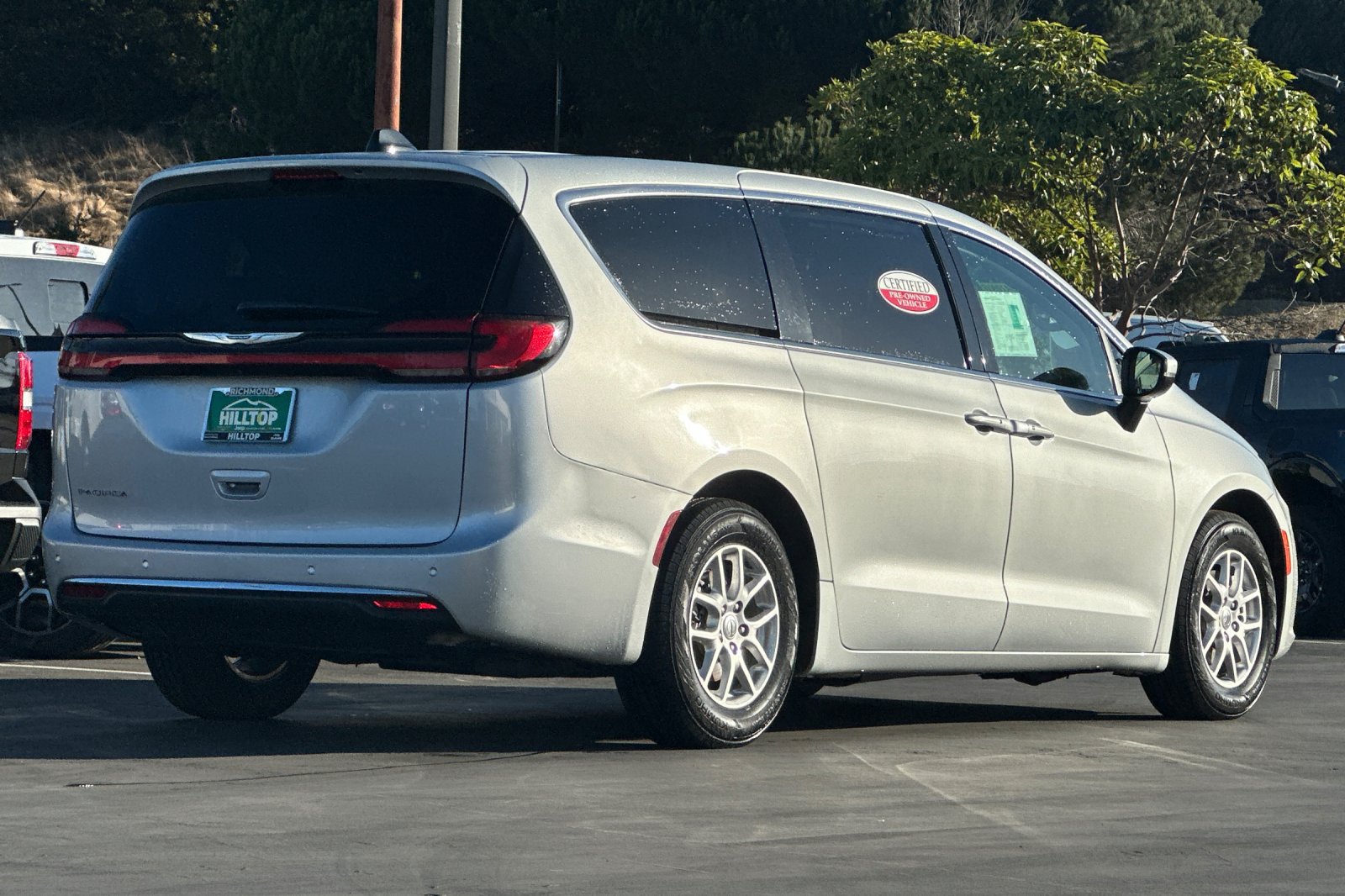 Certified 2023 Chrysler Pacifica Touring-L FWD image 4