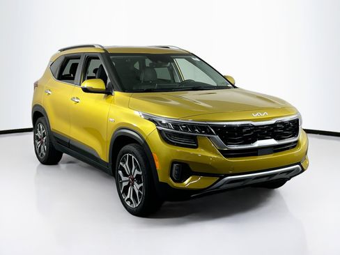Used 2022 Kia Seltos SX w/ Sunroof Package AWD/4WD image 3