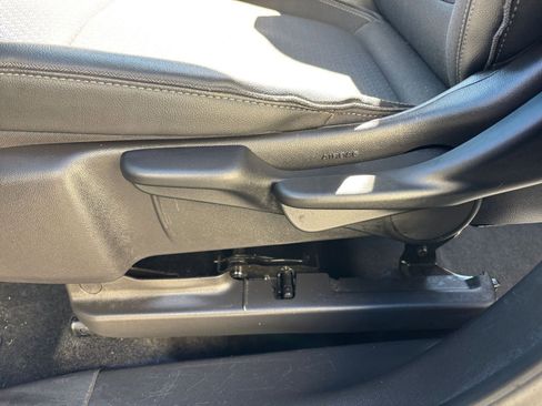 Used 2025 Buick Encore GX Preferred image 23