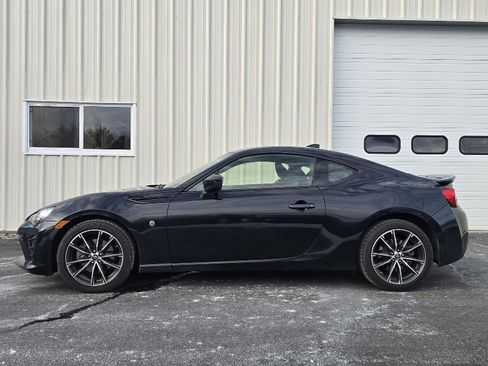Used 2017 Toyota 86 image 6