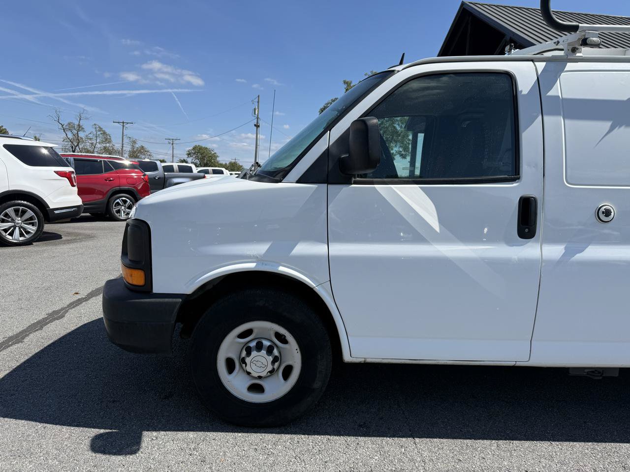 Used 2015 Chevrolet Express 2500 RWD image 24