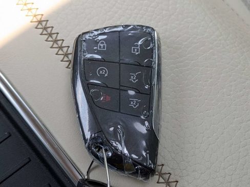 Used 2023 GMC Yukon Denali AWD/4WD image 32