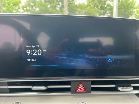 Used 2025 Hyundai Elantra Limited FWD image 19