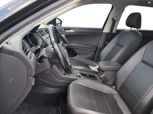 Used 2018 Volkswagen Tiguan SE w/ Panoramic Sunroof Package AWD/4WD image 8