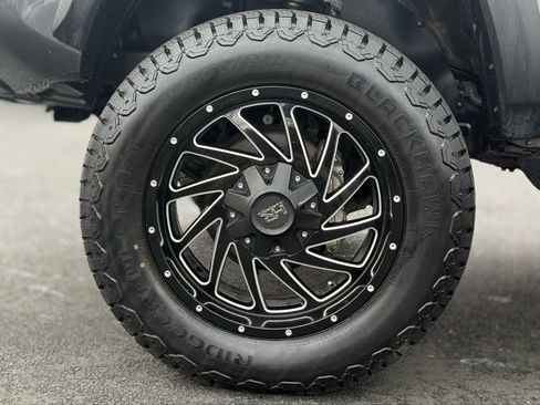 Used 2021 Toyota Tacoma TRD Off-Road w/ TRD Premium Off Road Package image 9