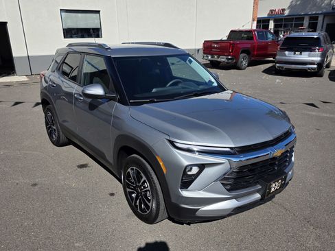Used 2025 Chevrolet TrailBlazer LT image 28