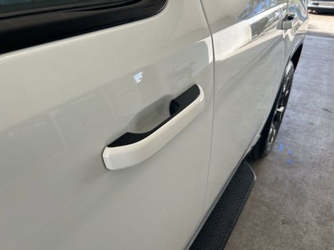 Used 2023 Jeep Wagoneer Series III w/ Preferred Equipment Group image 17