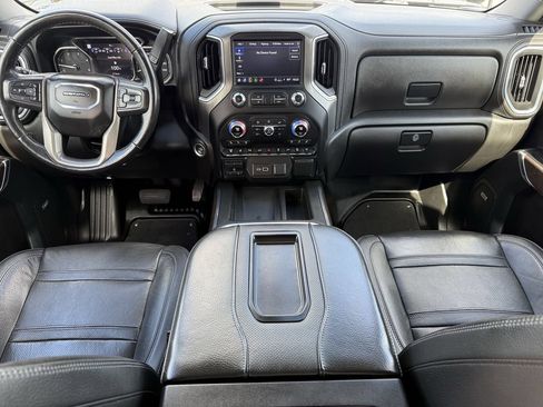 Used 2022 GMC Sierra 3500 Denali w/ Denali Black Diamond Edition AWD/4WD image 10