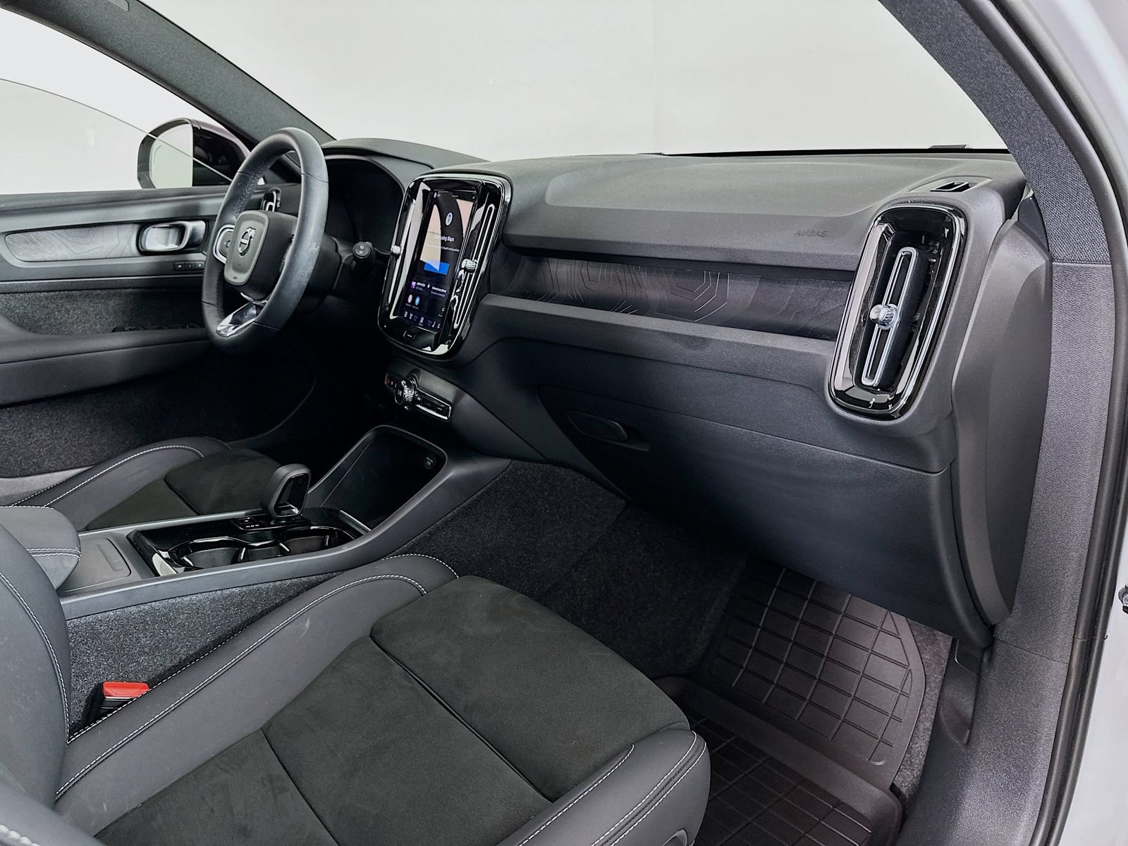 Used 2023 Volvo XC40 Recharge Ultimate w/ Protection Package Premier AWD/4WD image 30