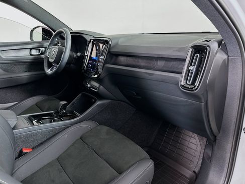 Used 2023 Volvo XC40 Recharge Ultimate w/ Protection Package Premier AWD/4WD image 30