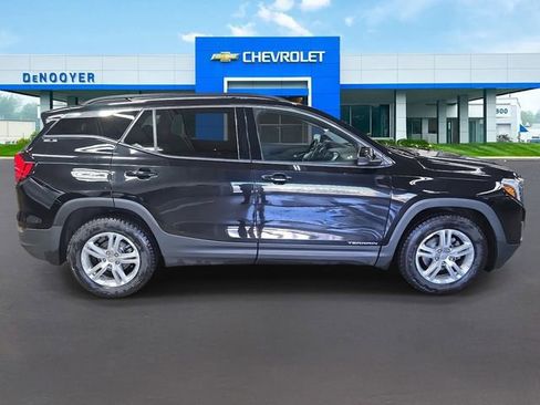 Used 2019 GMC Terrain SLE w/ Driver Convenience Package image 8