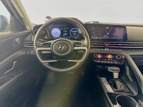 Used 2022 Hyundai Elantra Limited FWD image 28