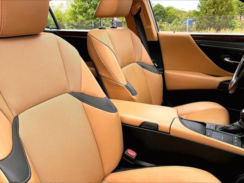 Used 2022 Lexus ES 350 w/ Premium Package FWD image 9