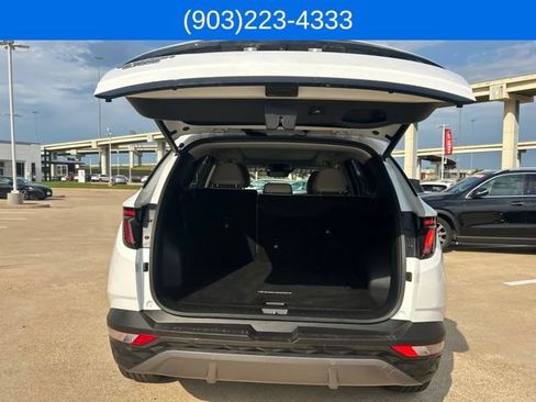 Used 2022 Hyundai Tucson Limited w/ Cargo Package FWD image 11