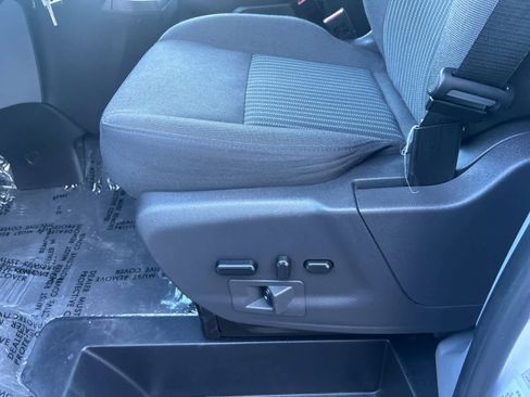 Used 2019 Ford Transit 150 XLT image 11
