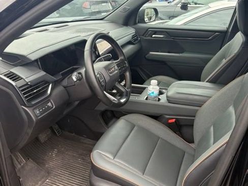 Used 2024 GMC Acadia AT4 w/ Luxury Package AWD/4WD image 11