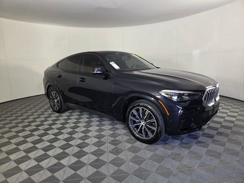 Used 2022 BMW X6 xDrive40i w/ M Sport Package AWD/4WD image 2