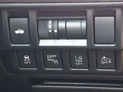 Used 2018 Subaru Legacy 2.5i Premium w/ Eyesight & BSD & Rcta & HBA AWD/4WD image 25