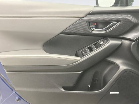 Used 2025 Subaru Crosstrek 2.5i Limited AWD/4WD image 9