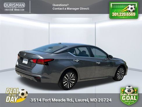 Used 2025 Nissan Altima 2.5 SV FWD image 3