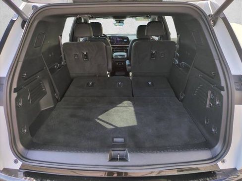 Used 2024 Chevrolet Traverse RS w/ LPO, Floor Liner Package AWD/4WD image 6