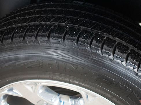 Used 2018 RAM 1500 Laramie image 32