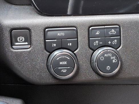 Used 2025 Chevrolet Silverado 1500 LT w/ Safety Package AWD/4WD image 17