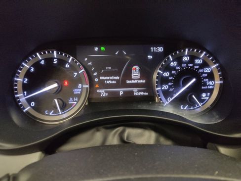 Used 2022 Toyota Highlander XLE FWD image 23