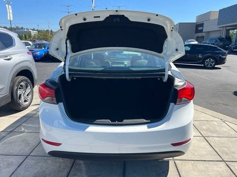 Used 2014 Hyundai Elantra SE FWD image 10