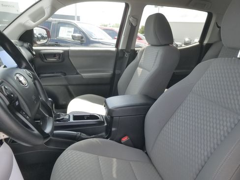 Used 2023 Toyota Tacoma SR AWD/4WD image 21