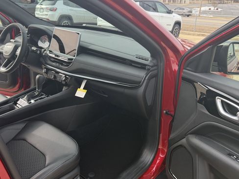 New 2026 Jeep Compass Latitude AWD/4WD image 24