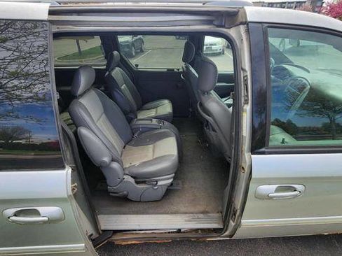 Used 2004 Dodge Grand Caravan SXT w/ Trailer Tow Prep Group FWD image 28
