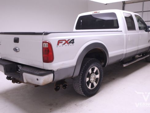 Used 2013 Ford F250 Lariat w/ Lariat Interior Pkg image 5