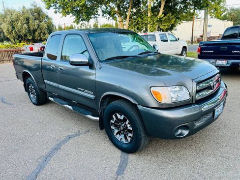 Used 2006 Toyota Tundra SR5 RWD image 2