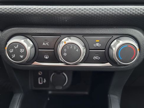 Used 2023 Nissan Kicks S FWD image 12