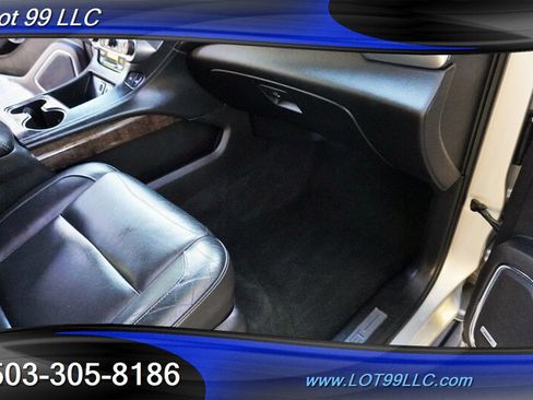 Used 2018 Chevrolet Suburban LT AWD/4WD image 36