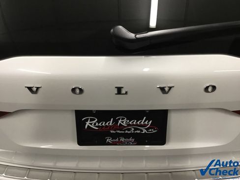 Used 2018 Volvo XC60 T5 Momentum w/ Vision Package AWD/4WD image 14