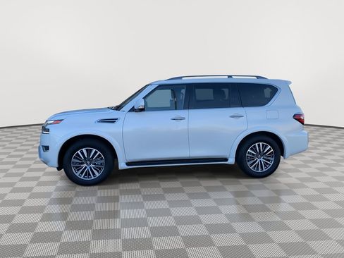 Used 2023 Nissan Armada SL w/ Captain's Chairs Package image 4