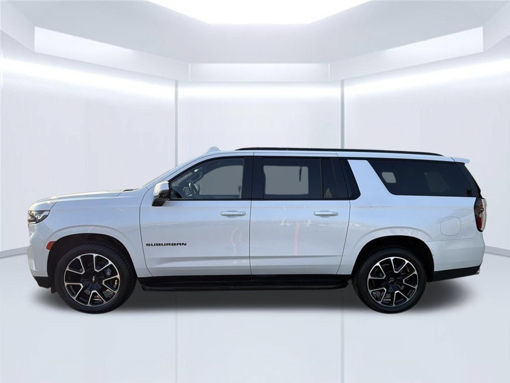 Used 2022 Chevrolet Suburban RST w/ Sport Performance Package AWD/4WD image 3
