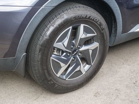 Used 2022 Kia Sorento S FWD image 11