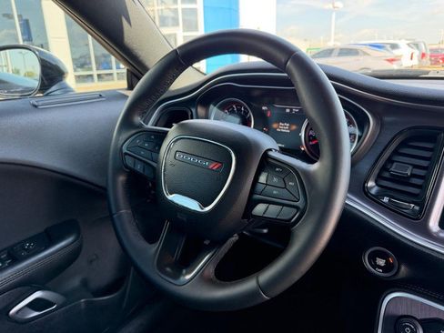 Used 2017 Dodge Challenger R/T RWD image 10