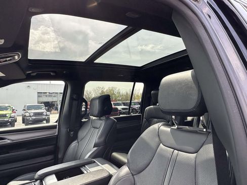Certified 2024 Jeep Wagoneer L Series II AWD/4WD image 21