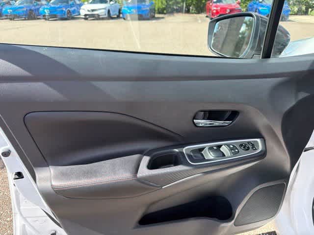 Used 2024 Nissan Versa SR FWD image 20