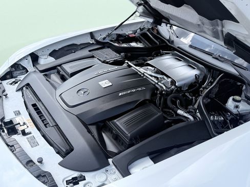 Used 2018 Mercedes-Benz AMG GT Roadster image 24