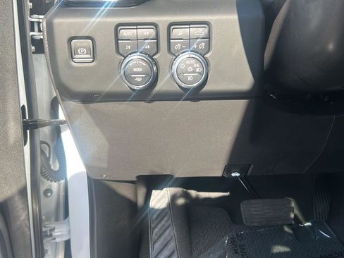 Used 2023 GMC Sierra 1500 Denali w/ Technology Package AWD/4WD image 7