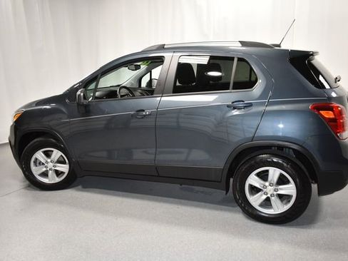 Certified 2022 Chevrolet Trax LT w/ LT Convenience Package FWD image 9