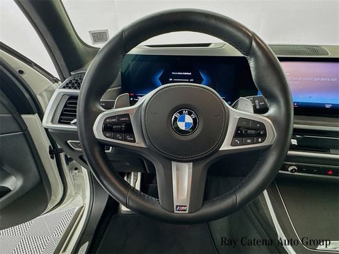 Used 2023 BMW X7 xDrive40i w/ M Sport Package image 11