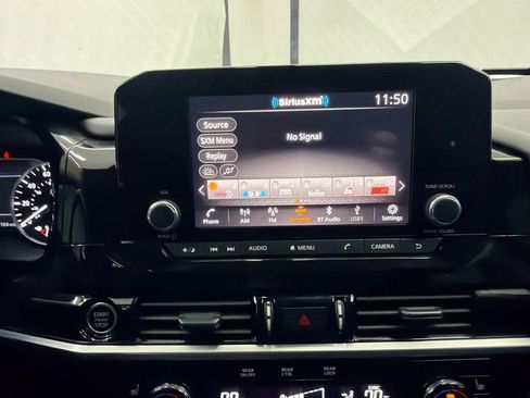 Used 2024 Nissan Pathfinder SV image 27