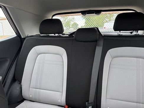 Used 2025 Hyundai Venue SEL FWD image 6