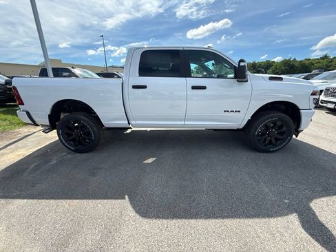 New 2026 RAM 2500 Big Horn AWD/4WD image 6